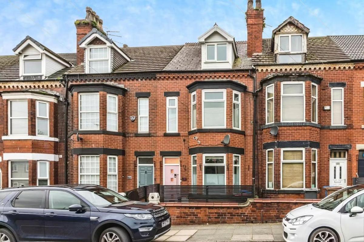 Luxury 5 Bed Salford Free Parking Manchester