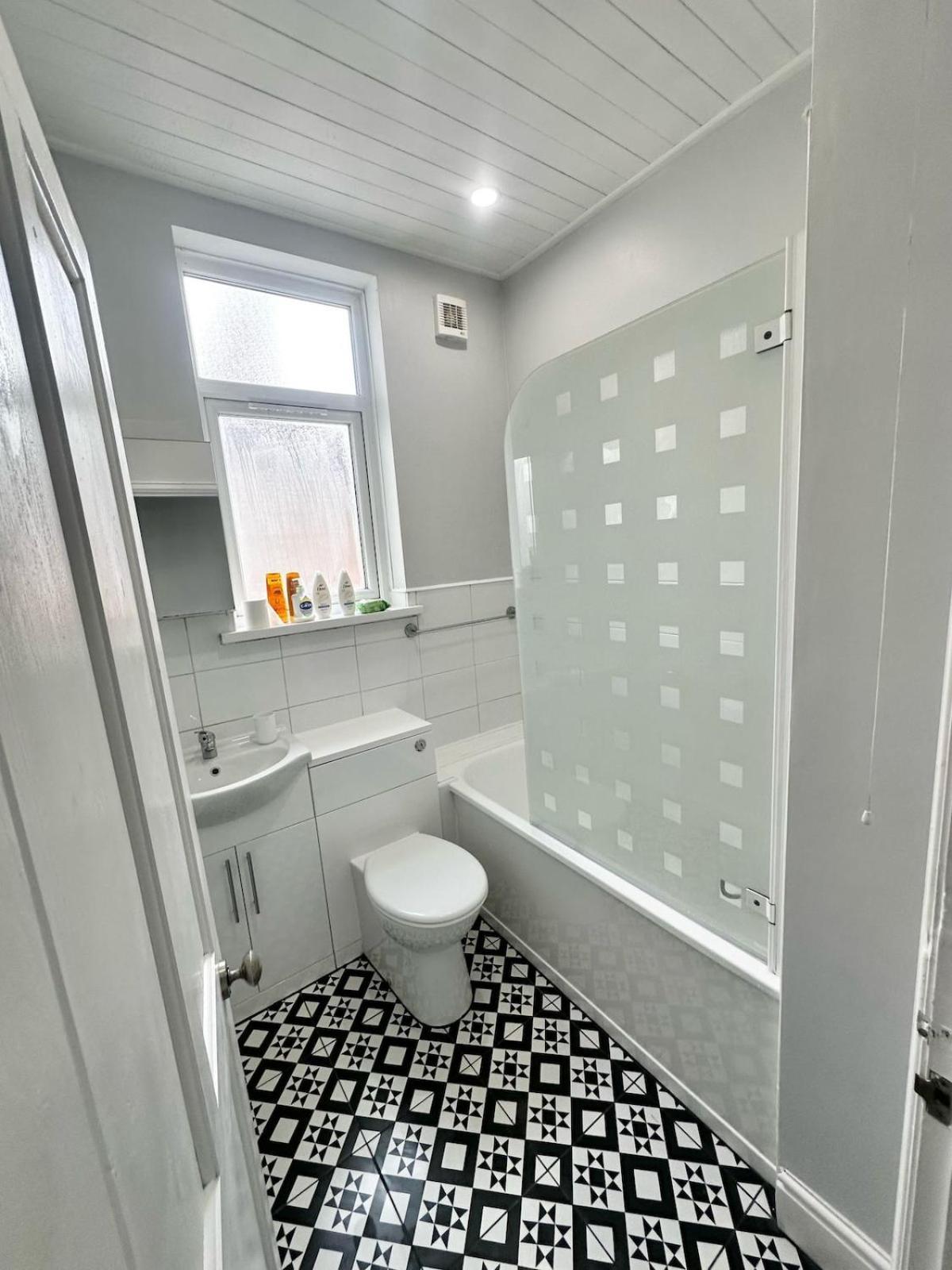Holiday home Luxury 5 Bed Salford Free Parking